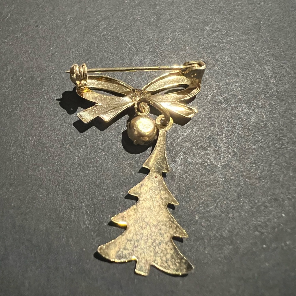Vintage Christmas Tree Brooch Red Crystal